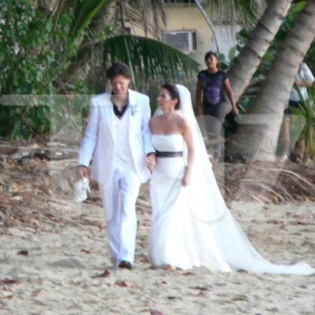 カナダの人気歌姫シャナイア・トゥエイン、1日ついに再婚。画像：TMZ.comより。