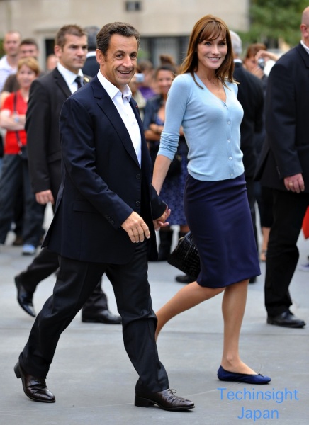 仏サルコジ大統領とカーラ・ブルーニ夫人