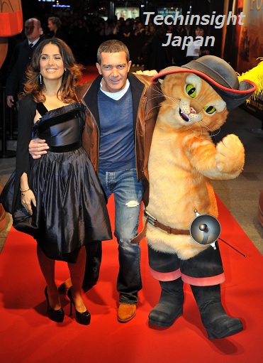 3Dアニメ『長ぐつをはいたネコ』で、声優として共演したサルマ・ハエックとアントニオ・バンデラス。当時は犬猿の仲だった。写真は昨年11月、パリ・プレミア上映会で。
