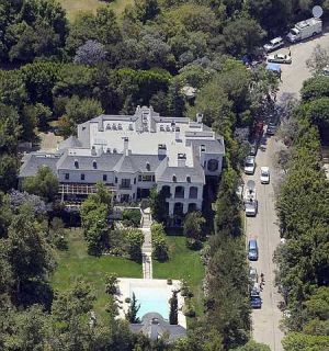 マイケル・ジャクソンが09年6月に息を引き取ったLAの豪邸、ついに人手に渡る