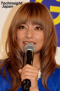 GU社長にもタメ口のローラ