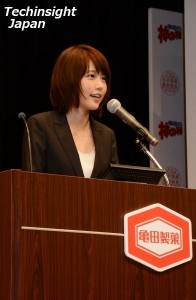 最所は緊張気味にプレゼンをした　有村架純