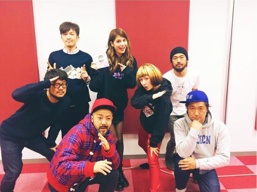 木村カエラのバンドメンバーとマギー。（画像はinstagram.com/maggymoonより）