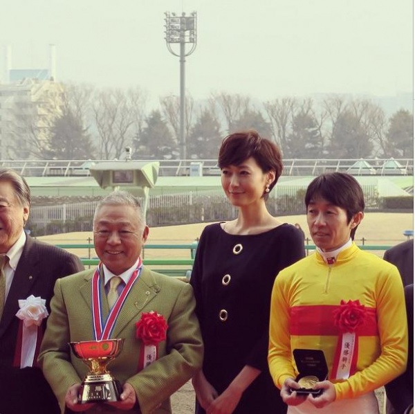 【エンタがビタミン♪】田丸麻紀が武豊騎手とDr.コパさんを祝福。フェブラリーSでプレゼンター務める。