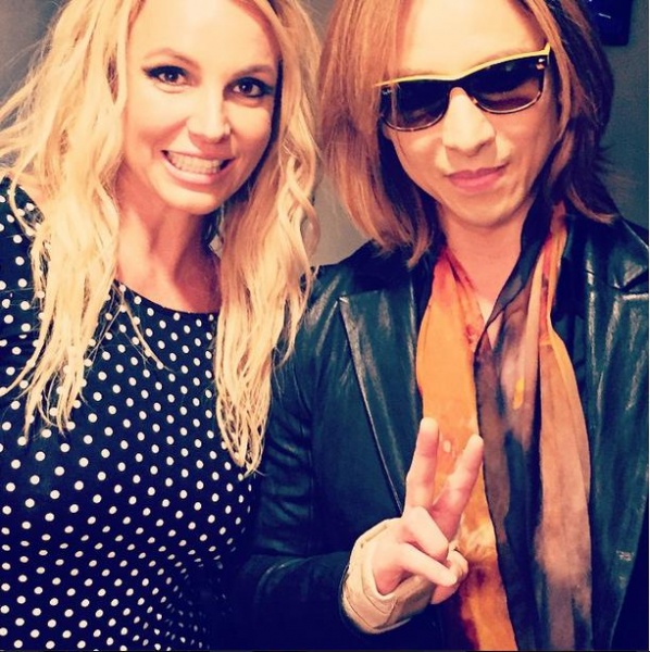 【エンタがビタミン♪】X JAPAN・YOSHIKIがブリトニーとツーショット。スティーヴン・タイラーとも肩を組む。