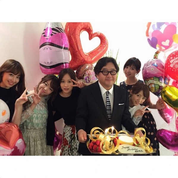 【エンタがビタミン♪】AKB48の“初期メン”が秋元康の誕生日をお祝い。“最強メンバー集結”にファンも感無量。