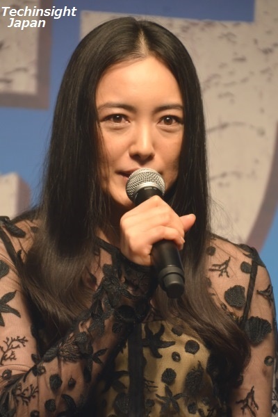 “着ているものも質素で地味な役”を演じた　仲間由紀恵