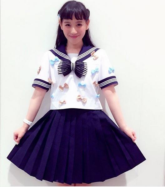 篠原ともえがアレンジしたセーラー服（画像は『篠原ともえ Instagram』より）