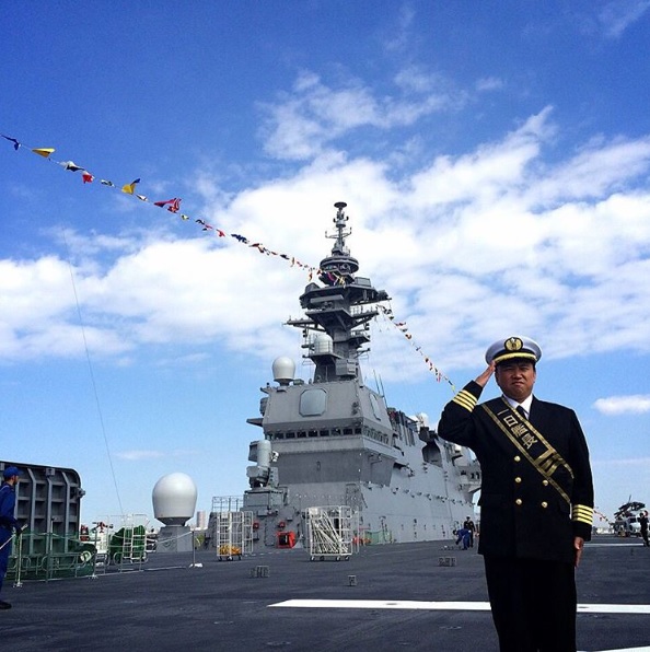 【エンタがビタミン♪】スギちゃん護衛艦「いずも」一日艦長に。「男前！」の声。