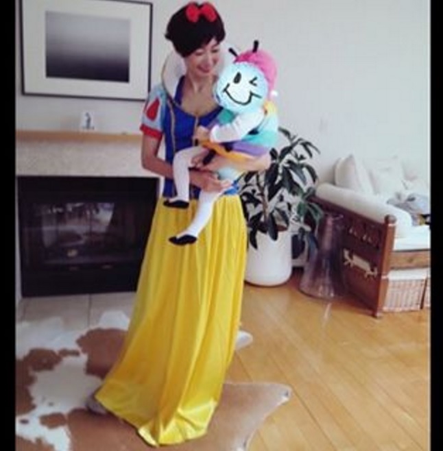 ハロウィンに“白雪姫”の衣装を用意した田丸麻紀（画像は『田丸麻紀 Instagram』より）