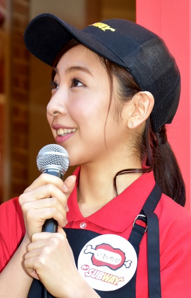 板野友美に良く似ている　実妹の板野成美