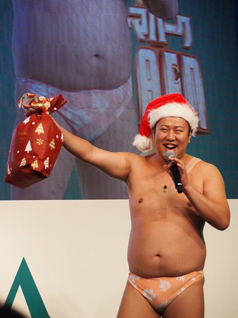 これがとにかく明るい安村のクリスマススタイル！