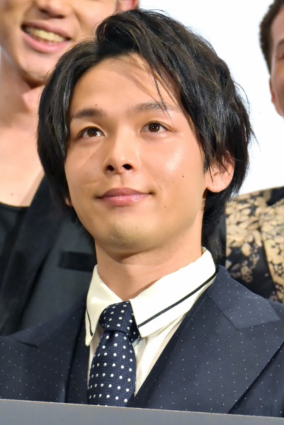 【エンタがビタミン♪】菅田将暉が中村倫也をボコボコに　後頭部には謎の痛み!?