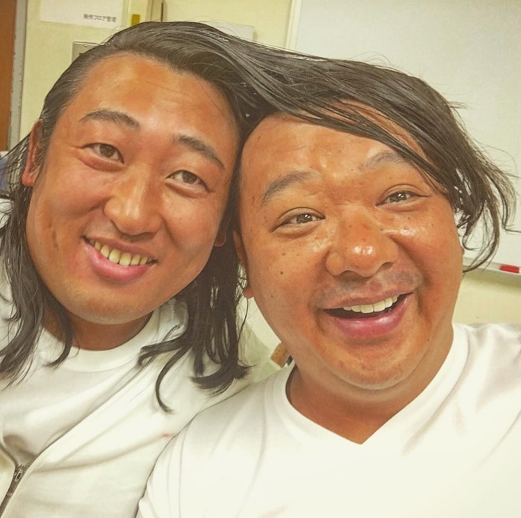 TKO木下の“人の髪を借りるシリーズ”秋山編（出典：https://www.instagram.com/tko.kinoshita）