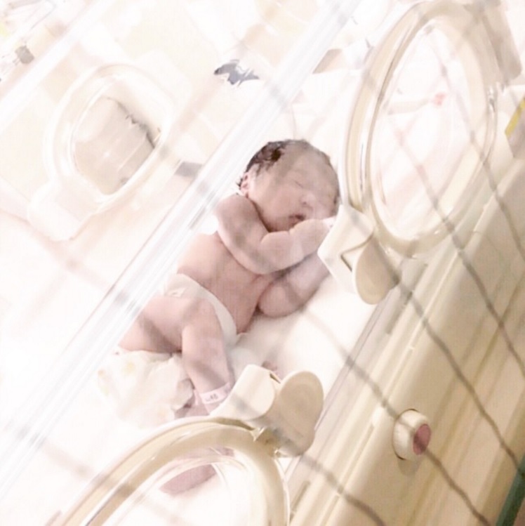 昨年5月13日、第1子誕生を報告した山根（出典：https://www.instagram.com/ungirls_yamane）
