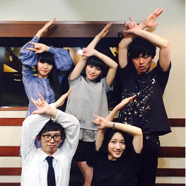 『SCHOOL OF LOCK！』でのPerfume（出典：https://www.instagram.com/prfm_official）