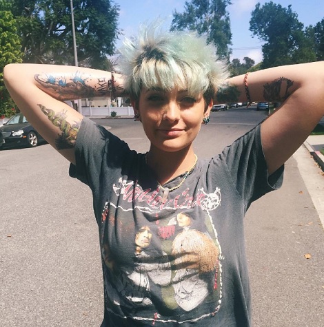 タトゥー好きなパリスさん（出典：https://www.instagram.com/parisjackson）