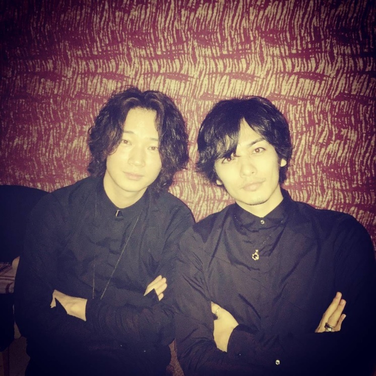 綾野剛と久保田悠来（出典：https://www.instagram.com/yuki_kubota.0615）