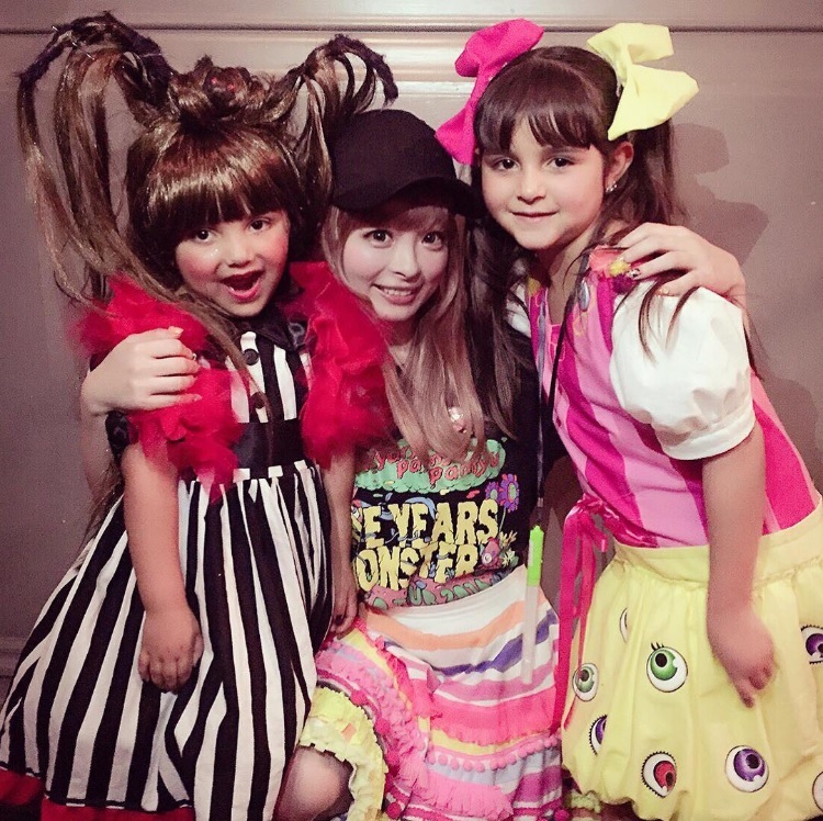 サンフランシスコライブで出会った「可愛いちびっこちゃん」と（出典：https://www.instagram.com/kyarykyary0129）