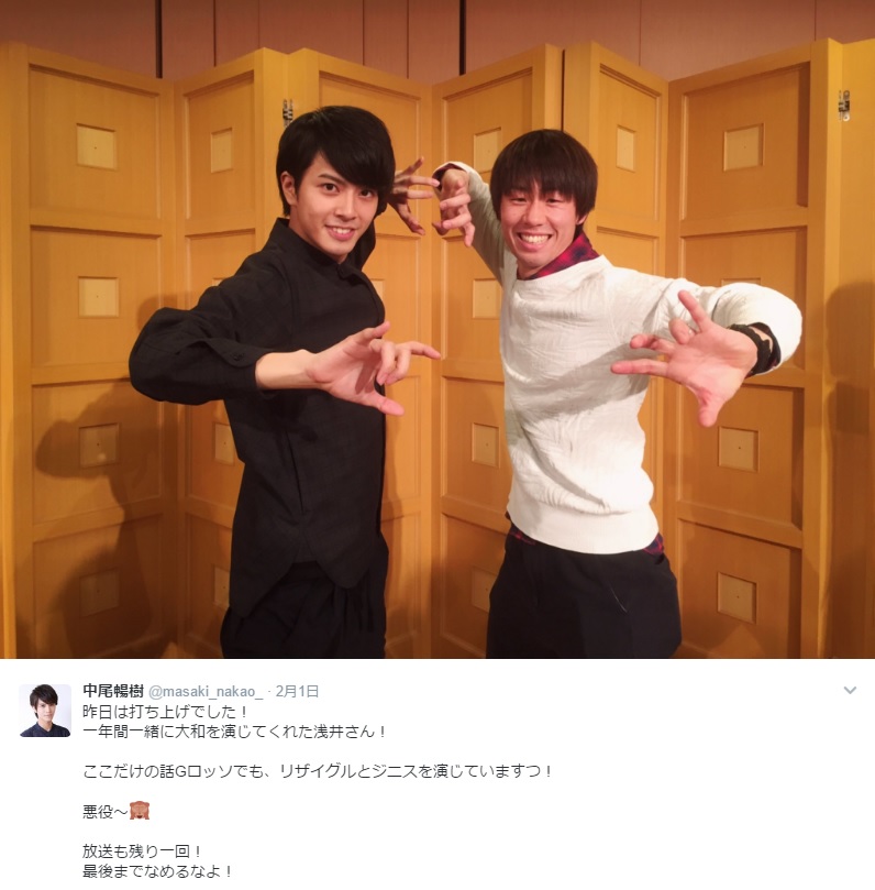 中尾暢樹（風切大和/ジュウオウイーグル）とスーツアクター・浅井宏輔（出典：https://twitter.com/masaki_nakao_）