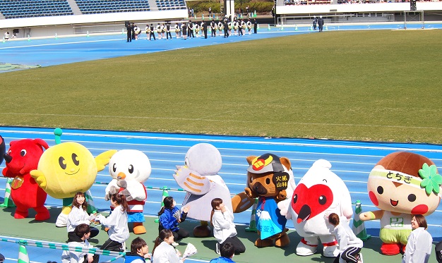 ご当地キャラも応援にきたパラ駅伝