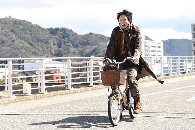 ドラマ『フランケンシュタインの恋』で綾野剛が演じる怪物（C）日本テレビ