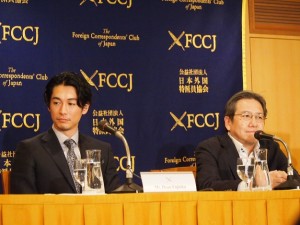 外国特派員協会の記者会見に出席したディーン・フジオカと西谷真一監督