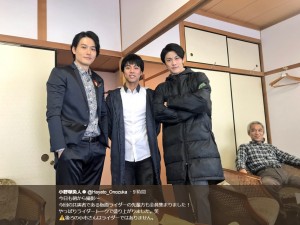 蕨野友也、小野塚勇人、青木玄徳（画像は『小野塚勇人　2017年11月15日付Twitter「今日も朝から撮影～」』のスクリーンショット）