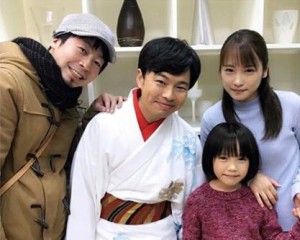 湯浅監督、浜野謙太、粟野咲莉、川栄李奈（画像は『川栄李奈　2017年12月25日付Instagram「男の操、昨夜最終回でした。」』のスクリーンショット）