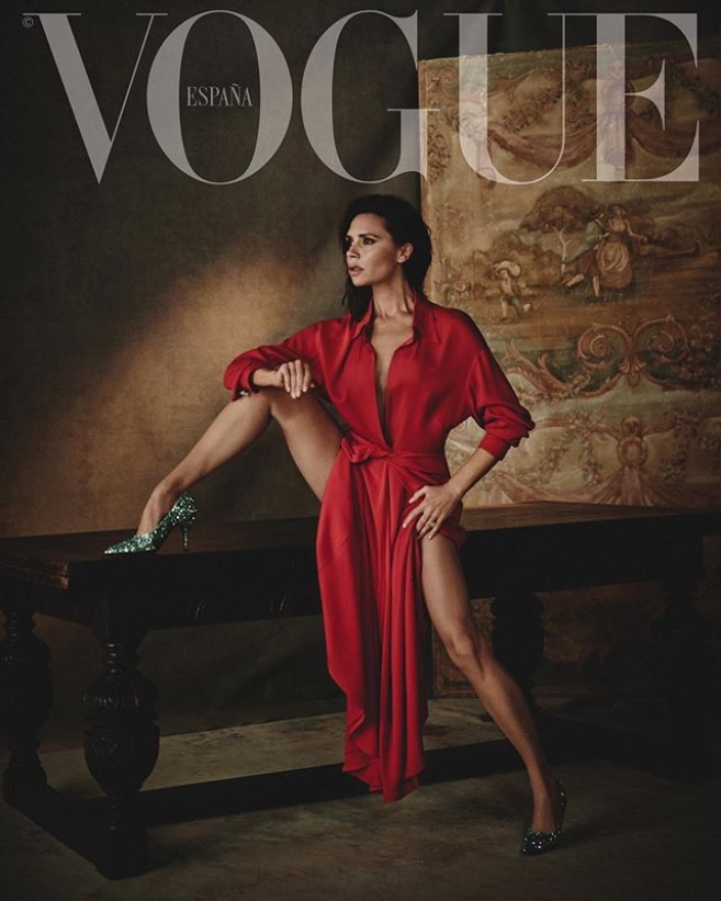 身体もこの柔らかさ！（画像は『Vogue España　2018年1月16日付Instagram「“He crecido en público desde los 19 años, mis días de preocuparme por lo que la gente piense, han quedado atrás”. （Fotografía: ＠boo_george_studio / Realización: ＠sarafernandezcastro_）」』のスクリーンショット）