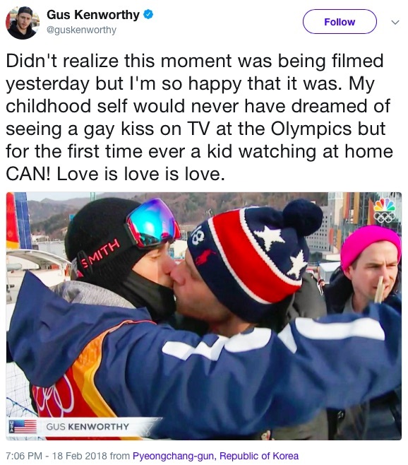 カメラがとらえた歴史的瞬間（画像は『Gus Kenworthy　2018年2月18日付Twitter「Didn’t realize this moment was being filmed yesterday but I’m so happy that it was.」』のスクリーンショット）