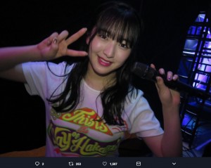 HKT48田島芽瑠（画像は『HKT48　2018年3月17日付Twitter「＃HKT48春のアリーナツアー2018～これが博多のやり方だ！～ゼビオアリーナ仙台 田島芽瑠 ＃博多の元気印」』のスクリーンショット）