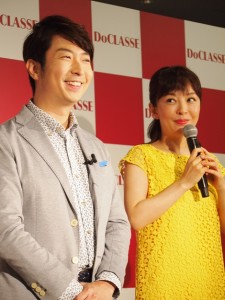 2人そろってイベントに出演した有村昆・丸岡いずみ夫妻