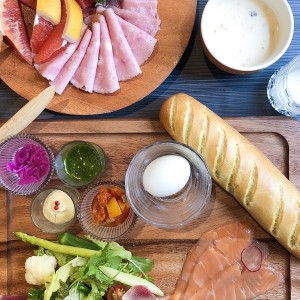 食べ物も美味しそう（写真：wacameraさん）