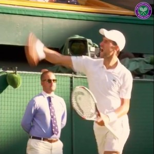 線審のユニフォーム（画像は『Wimbledon　2018年7月12日付Instagram「It’s nearly time. Predictions?」』のスクリーンショット）