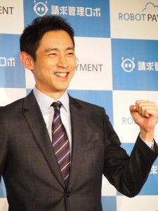 CEOになりきり「やるぞー！」？　小泉孝太郎