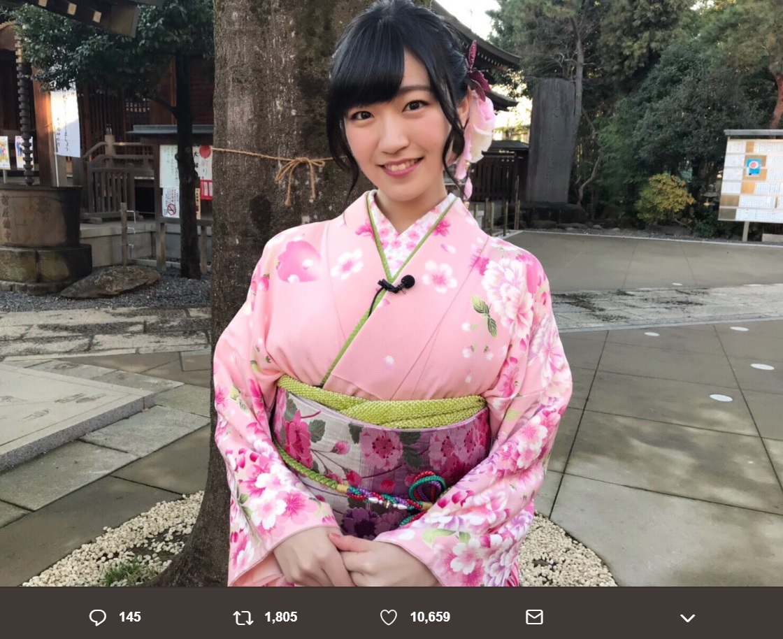 前島亜美の晴れ着姿（画像は『前島亜美　2019年1月4日付Twitter「24時間バンドリTVで着物を着れて嬉しかったです」』のスクリーンショット）