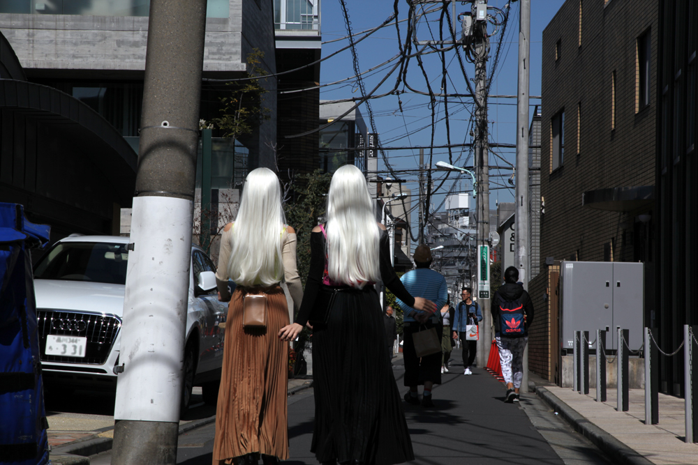 街中へ消えた「FEMM」