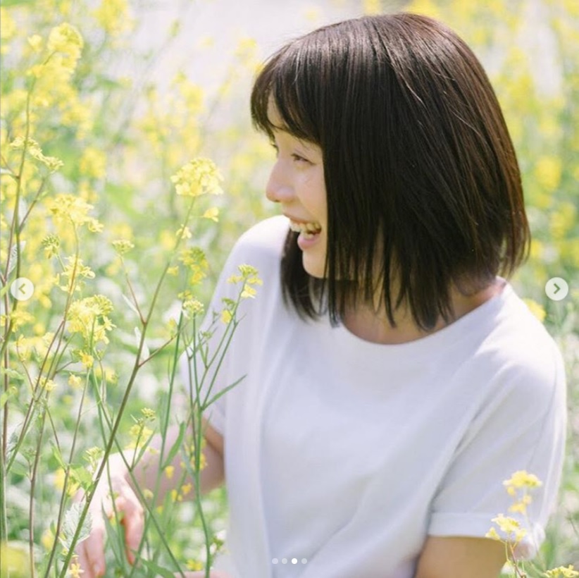 友人の写真家ロバート・キルシュ氏が撮影した弘中綾香アナ（画像は『弘中綾香（公式）　2019年4月30日付Instagram「＃平成最後の日」』のスクリーンショット）