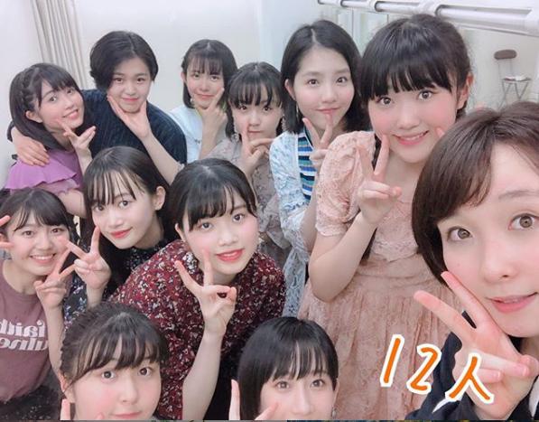 BEYOOOOONDSメンバー12人勢ぞろい（画像は『BEYOOOOONDS　2019年6月9日付Instagram「今日はイオンモールつくばで『BEYOOOOONDSメジャーデビューシングル発売記念イベント』です！」』のスクリーンショット）