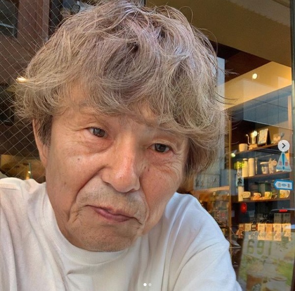 おじいちゃんになった中尾明慶（画像は『AKIYOSHI NAKAO　2019年6月17日付Instagram「お爺ちゃんになるアプリやったら、若干おばあちゃんにいそうな感じになっちゃったよ。」』のスクリーンショット）