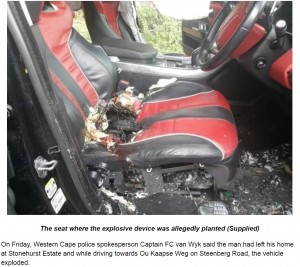 大きく穴の開いた運転席（画像は『News24　2019年9月1日付「Hawks probe cellphone-controlled car bomb that left UK man with ‘gruesome’ injuries」（Supplied）』のスクリーンショット）