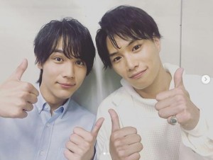 中川大志と鈴木伸之（画像は『【公式】10月期 火曜ドラマ「G線上のあなたと私」　2019年9月13日付Instagram「『G線上のあなたと私』本日も絶賛撮影中です」』のスクリーンショット）