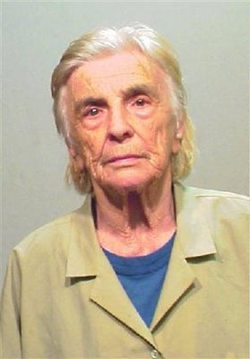 3日、シカゴのスーパーで逮捕された “万引きオバアチャン” ことエラ・オーコ容疑者。前科60犯の常習者であった。