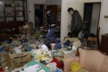 【EU発！Breaking News】ゴミだらけの部屋に8年間も。36歳女性を監禁、実母が逮捕される。（伊）