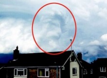 【EU発！Breaking News】上空に突如現れた「ライオン・キング雲」に人々ビックリ。（英）