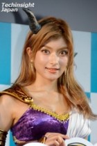 【エンタがビタミン♪】ローラ、コスプレで太腿をチラリ。「ゲームの世界からポッと出てきた感じ」