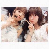 【エンタがビタミン♪】小嶋陽菜、たかみなの誕生日にキュートなツーショットを披露！　「おめでとう」コメント殺到。