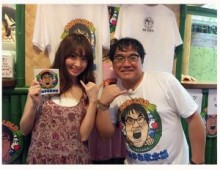 【エンタがビタミン♪】小嶋陽菜がハワイの“竹山かき氷本舗”に出現。グラビア撮影の合間に初日来店果たす。