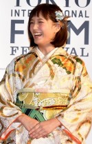 【エンタがビタミン♪】本田翼は艶やかな着物で。北川景子、竹内結子ら東京国際映画祭レッドカーペットで魅了。
